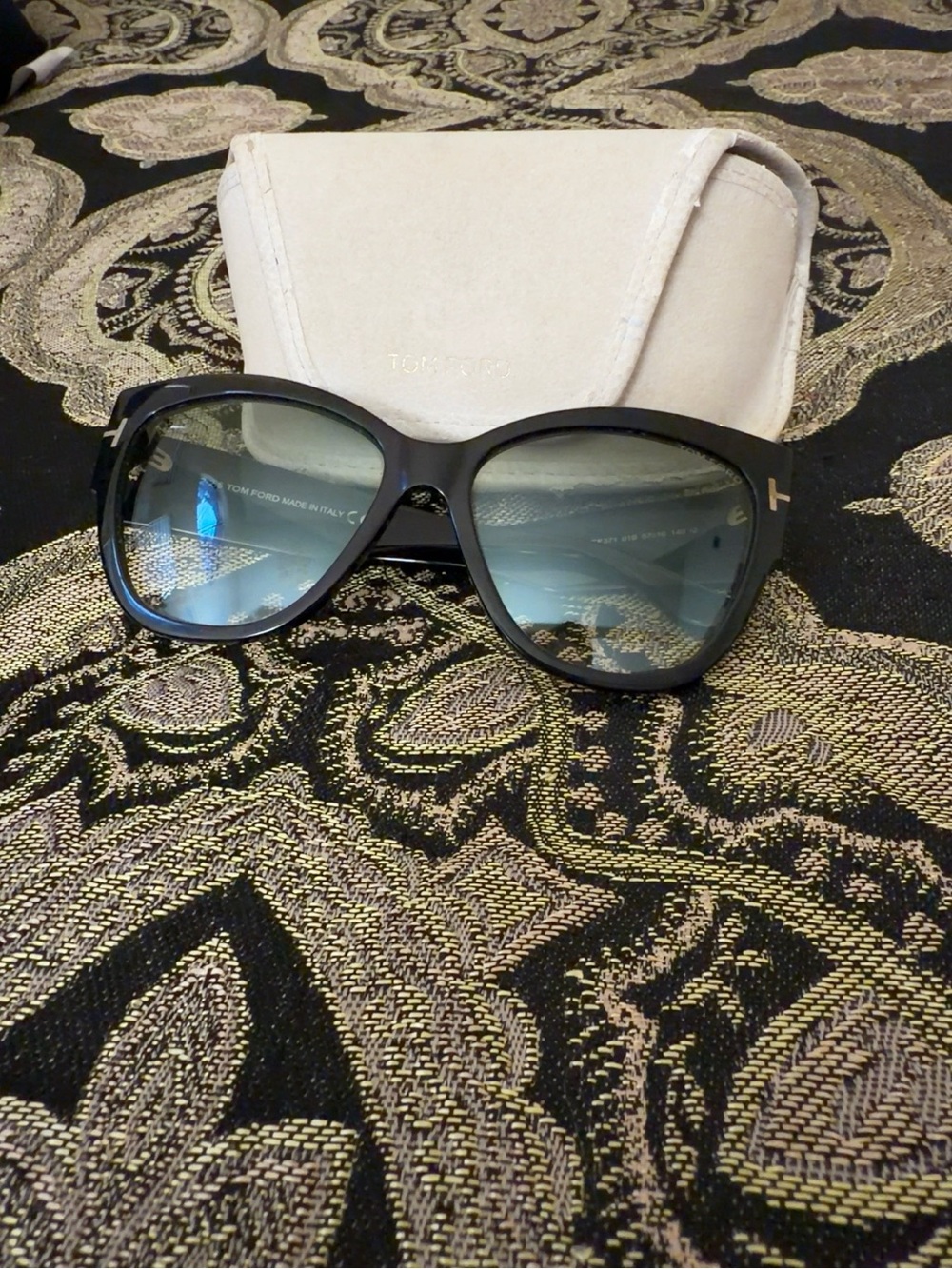 Tom Ford Anoushka TF371 01B Sunglasses – Black | Made in Italy 🇮🇹